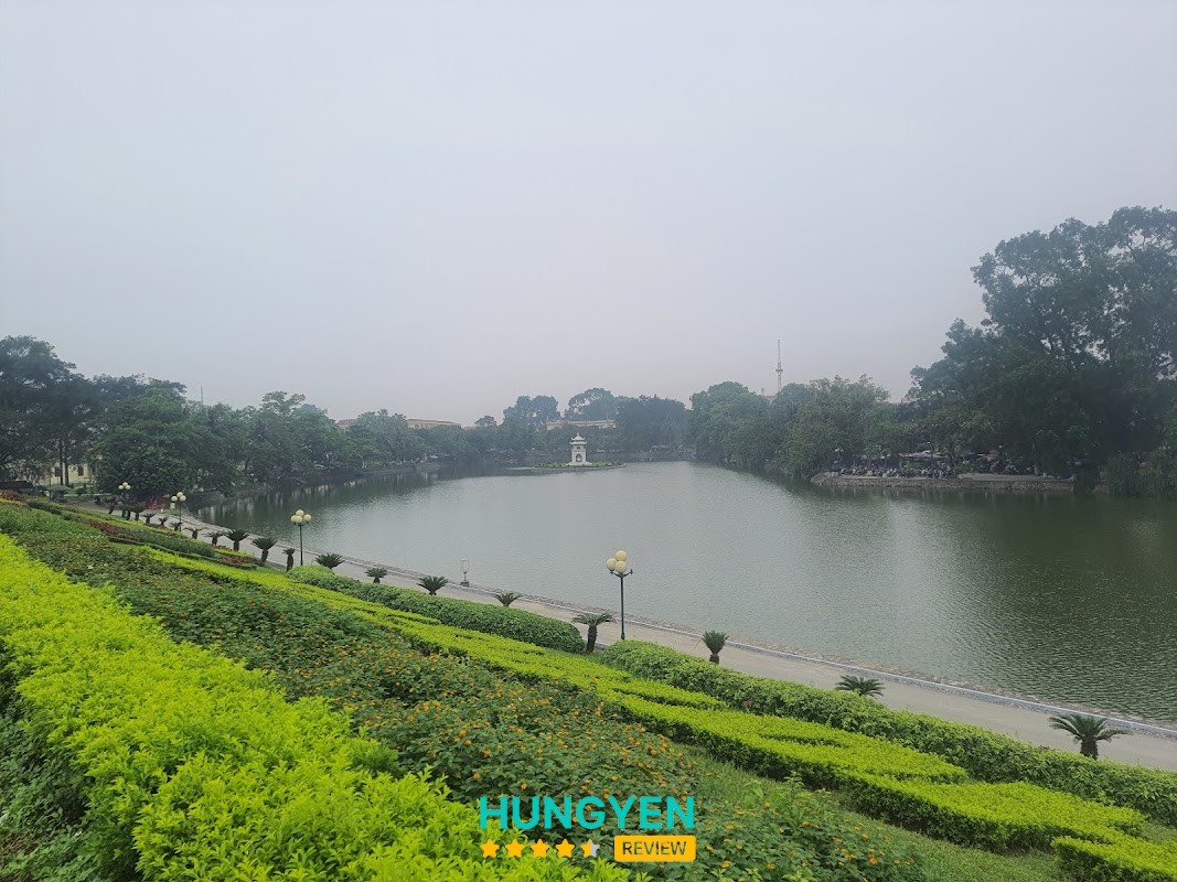 Hồ Bán Nguyệt – hình ảnh 2