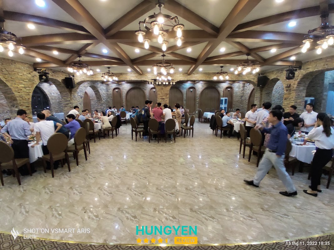 Nhà Hàng Sen Vàng Thái Bình Trần Lãm