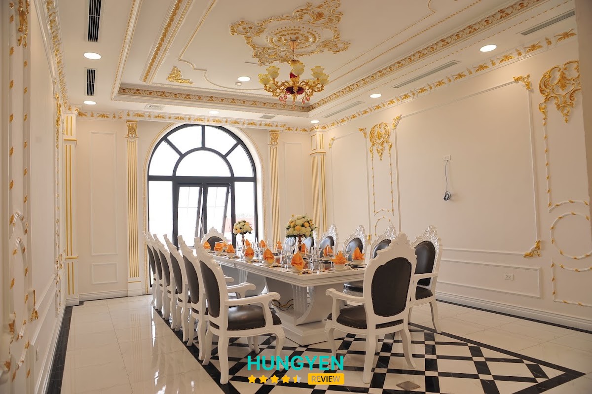 Nhà hàng Queen Palace Yên Mỹ