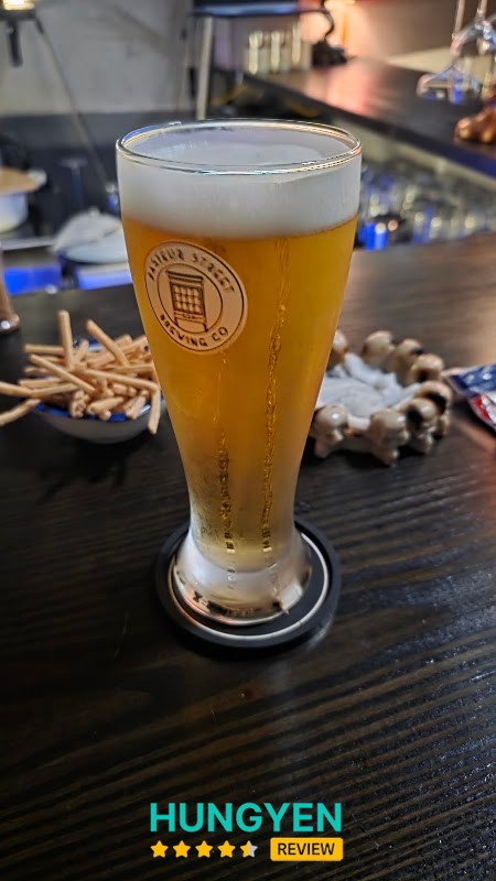 Paddy Tran's Sports Bar Art Gallery – hình ảnh 2