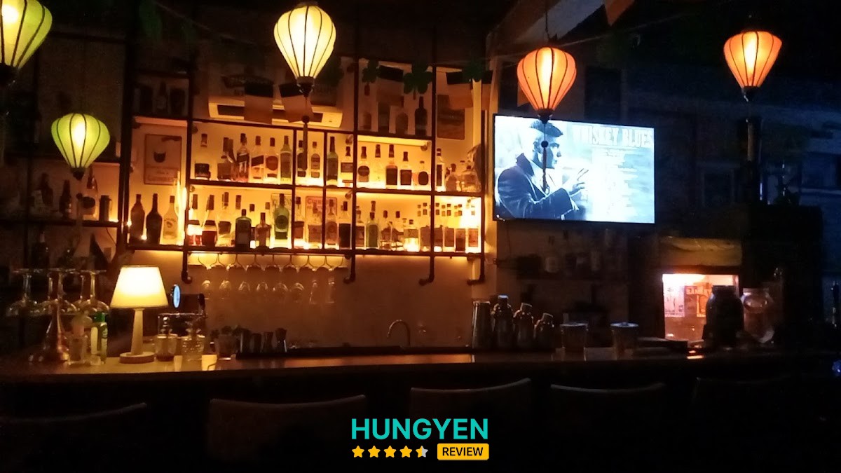 Paddy Tran's Sports Bar Art Gallery – hình ảnh 3