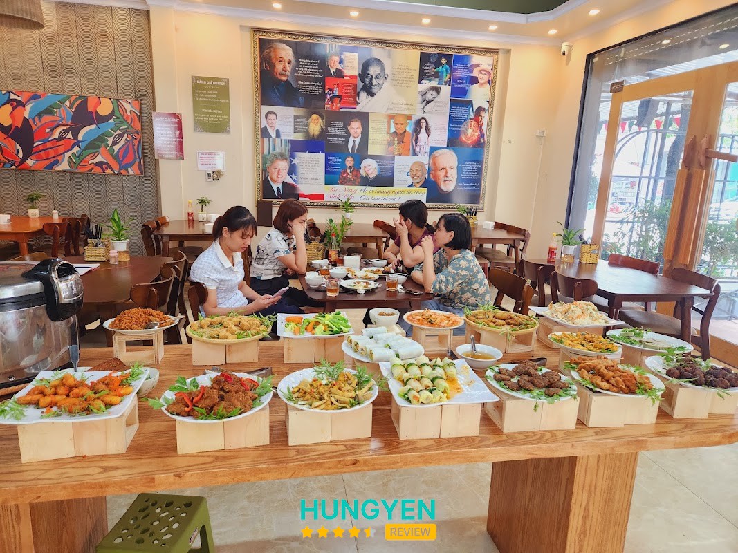 Món ăn tại Ẩm thực chay Hoàng Kim