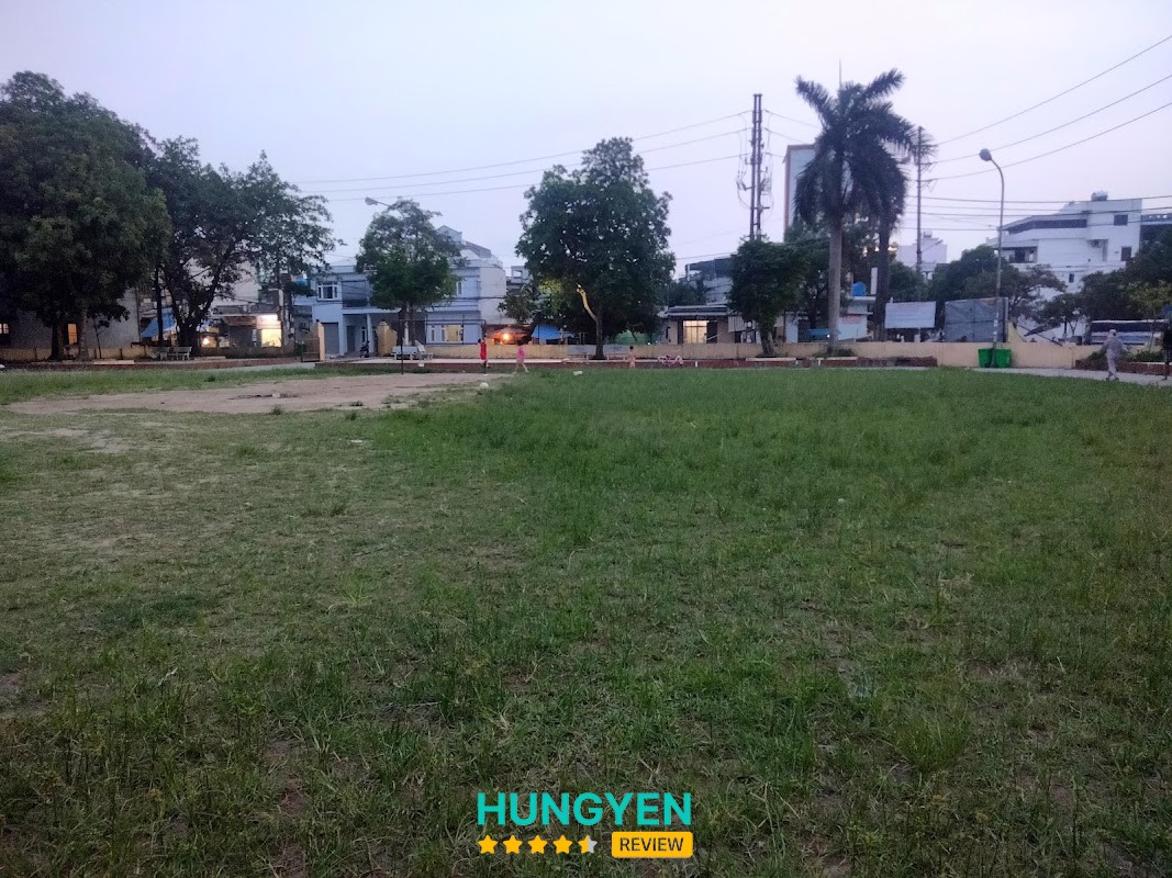 Sân bóng đá Túc Hưng Yên