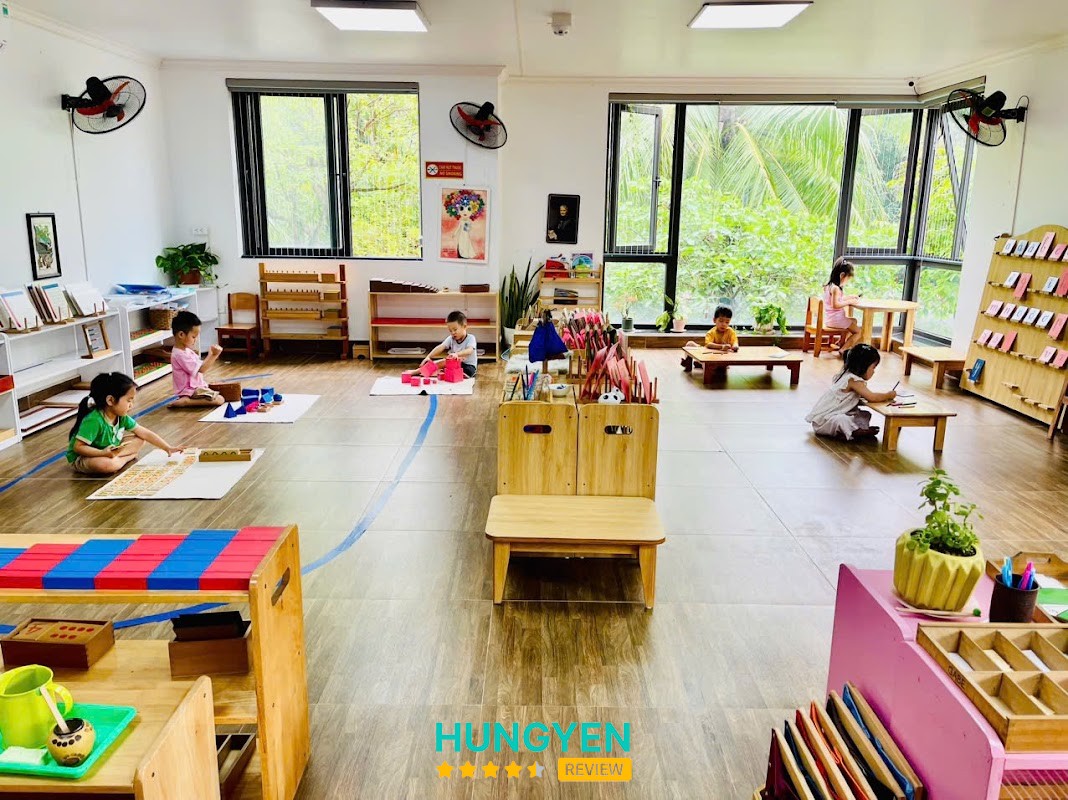 Mầm Non ẤM Và ÊM Montessori - Ecopark hình ảnh 2
