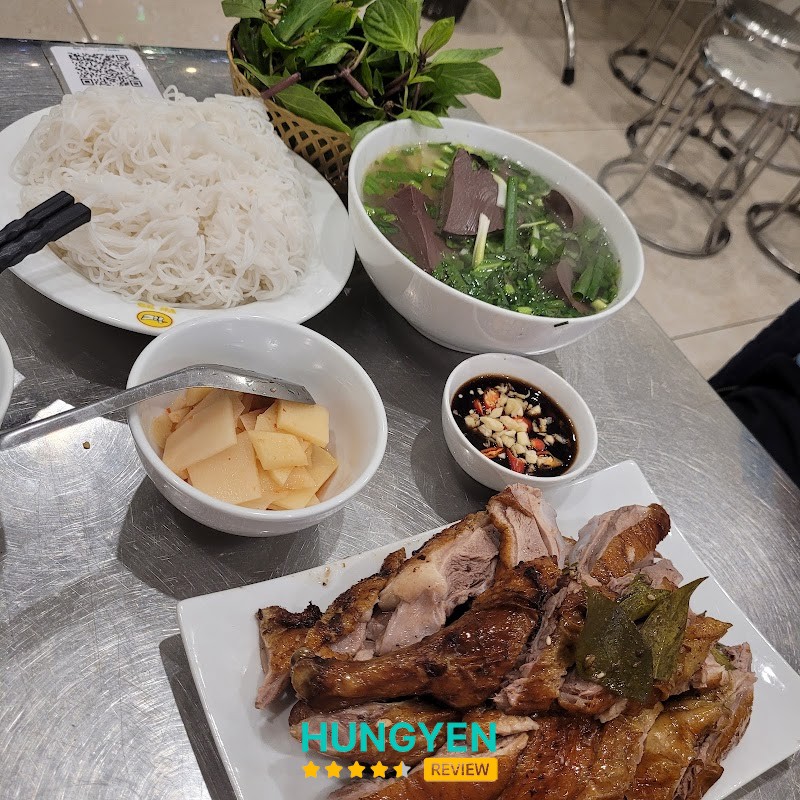 Không gian và món ăn Vịt 99